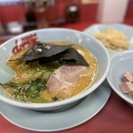 ラーメン山岡家 - 料理写真:トップフォト 特製味噌ラーメン コロチャー しらがネギ
