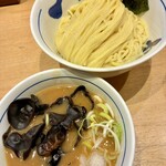 つじ田 - 料理写真:濃厚つけ麺＋きくらげ