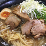 麺蔵ひの屋 - 魚介合わせ醤油ラーメン680円に限定中太麺＋100円、もやしトッピング+50円