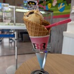 サーティワンアイスクリーム - 料理写真:スモールダブルワッフルコーンホワイトソース&さくら(550円)