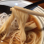 煮干しらぁめん 猫トラ亭 - 麺リフトです