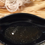 煮干しらぁめん 猫トラ亭 - スープ