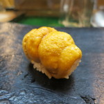 日本橋橘町　都寿司 - 青森の紫雲丹握り