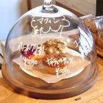 イマ カフェ - ≪'15/03/27撮影≫店内のマフィンコーナーです