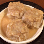 ゆるり 中華食堂 癒食同源 - 七色豚の熟成焼売 ３ケ 380円。