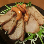 ゆるり 中華食堂 癒食同源 - あぶり叉焼 380円。