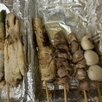 はかた焼き鳥 晩酌亭 - 料理写真:左から、アスパラ巻き、手羽先2本、砂ズリ2本、うずら卵