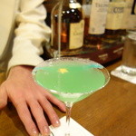 BAR 保志 - グレープフルーツの皮で出来た星が周回しますフォーリングスター