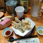 おぎ野 - 山菜天麩羅(行者にんにく、ふきのとう、タラの芽)
      板わさ