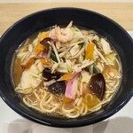 長崎ちゃんぽん リンガーハット - 料理写真:しょうゆちゃんぽん980円