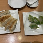 茶薫 小籠包 - 焼き餃子、水餃子