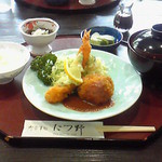 Tatsu No Shokujidokoro - エビフライとカニクリームコロッケが１個づつのエビ・コロ定食を頂きました。