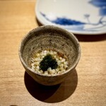 日本橋 蕎ノ字 - いつものオープニング。
            蕎麦の実、海苔、お出汁。美味しくしかならない(^^)
