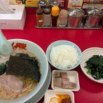 ラーメン山岡家 - 料理写真: