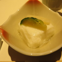 梅の花 横浜スカイビル店 - 前菜　胡麻豆腐