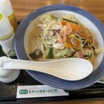 リンガーハット - 料理写真:野菜たっぷりちゃんぽん