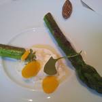 ナクレ - アスパラガスのソテー ブラータ カシューナッツやチーズ