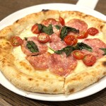Focacceria la Brianza - ランチセット・ピッコラ1,800円税込。サラミ、トマト、バジルのピザ（日替りメニュー）