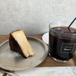 MERCI CAKE - キャラメルバスクチーズケーキ、アイスコーヒー