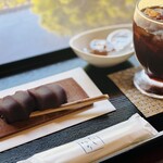 五十鈴茶屋 - 赤福・アイスコーヒー￥1,000