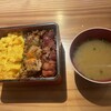 焼き鳥ドリフ - 料理写真:鳥そぼろ重　白レバー　そりれす