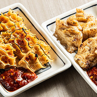 自慢の「ホルモン焼」や伊東名物「めぼう串」など多彩な逸品
