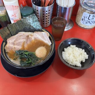 家系ラーメン王道 神道家_1
