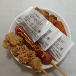 セブンイレブン - 料理写真:揚げ鶏、ななチキ、ザクチキ、からあげ棒、BIGポークフランク(全品半額)