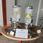 TOKYO NODE CAFE - ４種のデトックスウォーターはフリーフロー