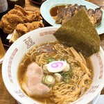 鶏そば 唆る 新瑞橋はなれ × 町中華 - 