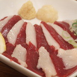 ホルモンとら屋 - リピーター続出！熊本県産の紅白馬刺