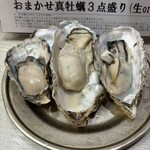 手羽先とかきをもっと自由に 大衆酒場 HANEGAKI - 牡蠣お薦め3種