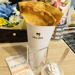 CAFE UNITE - クレミエールエシレバターのシュガークレープ。サクサクで。別添えでホイップクリーム。プレミアムおしぼり付き♪