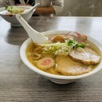 佐野ラーメン いってつ - しょうゆラーメン890円