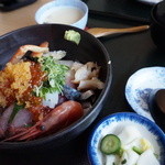 海鮮茶屋 五右エ門 - 豪快海鮮丼２０００円