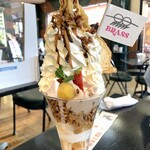 BRASS - 料理写真:花瓶パフェ junon(ジュノン)