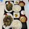 レバニラや金太郎 - 料理写真:レバニラ定食大盛りとハラミニラ定食大盛り