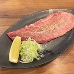 炭火焼肉 琉宮苑 - 一本タン