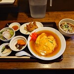 しのわ - 料理写真:エントランスの平日？ランチメニューを拝見していて

●Aランチ（ラーメン付き）1,200円　を注文

多分メインのおかずと副菜は日替わりではないか？と思われる
この金額なのにかなりの量があるよなあ❗️