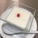 倶楽湾 - セットの杏仁豆腐