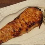 炭魚ほんだ - 「鮭塩こうじ焼定食」の塩こうじ焼きの鮭アップ