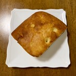 ル パン ドゥ ジョエル・ロブション - フォカッチャ ¥401- (税込)