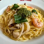 ジョリーパスタ - 料理写真:ランチ 魚介のバジルクリームソース 1,089円