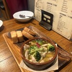 樽ワイン酒場 呑牛呑気 - 
