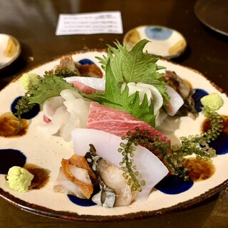 旬菜処 びいどろ - 料理写真:沖縄近海鮮魚の刺身盛り(天然本鮪、セーイカ、シャコ貝、リュウキュウサルボウ)