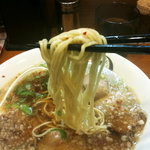 らーめん 辻 - 細めでもっちりとした麺もまたウマイ。