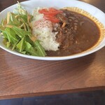 Fresco Caffe - ランチタイムのイタ丼、トマトカレー