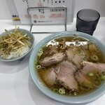 あきちゃんラーメン - 料理写真:中華そば並＋ネギめし