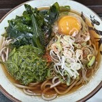 菜のはな - 料理写真:ワカメ、メカブの蕎麦。玉子インして七味振り！