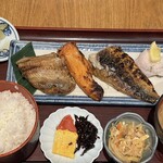 炭火焼専門食処 白銀屋 - 